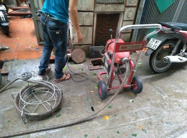 Thợ th&ocirc;ng tắc cống nghẹt huyện B&igrave;nh Ch&aacute;nh c&oacute; tay nghề cao