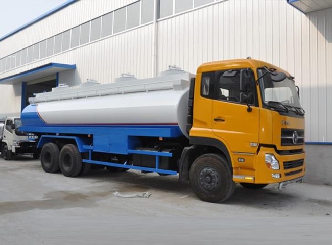 Thu&ecirc; xe bồn chở nước biển ch&uacute; &yacute; lừa đảo gi&aacute; rẻ