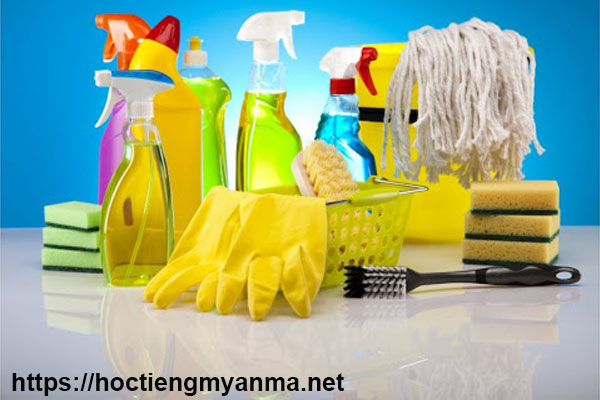 dụng cụ chuẩn bị vệ sinh nh&agrave; cửa