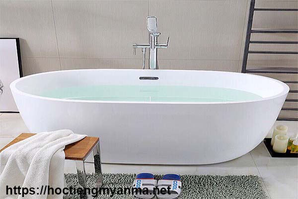 vệ sinh nh&agrave; cửa với bồn tắm