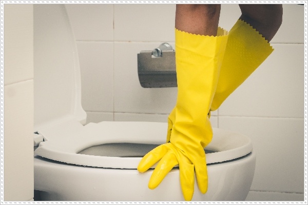 Phương pháp thông tắc bồn cầu hiệu quả