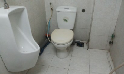 ​Mẹo vặt khử mùi hôi nhà vệ sinh