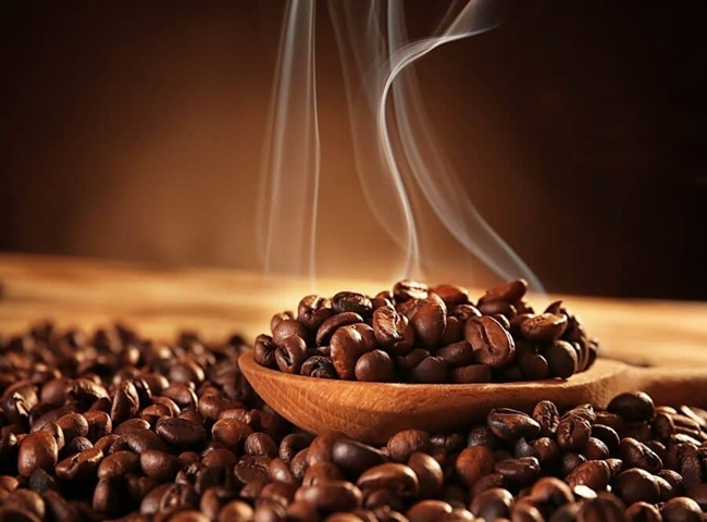 hạt cafe gi&uacute;p khử m&ugrave;i h&ocirc;i nh&agrave; mới x&acirc;y