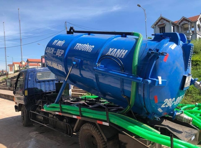 dịch vụ cho thu&ecirc; xe bồn vận chuyển b&ugrave;n vi sinh