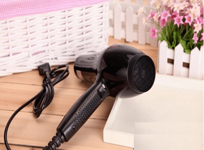 C&aacute;ch tẩy vết keo 502 d&iacute;nh tr&ecirc;n s&agrave;n gỗ hiệu quả
