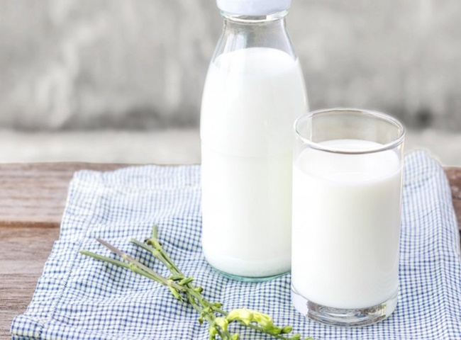 C&aacute;ch tẩy vết mực tr&ecirc;n &aacute;o đơn giản v&agrave; nhanh ch&oacute;ng