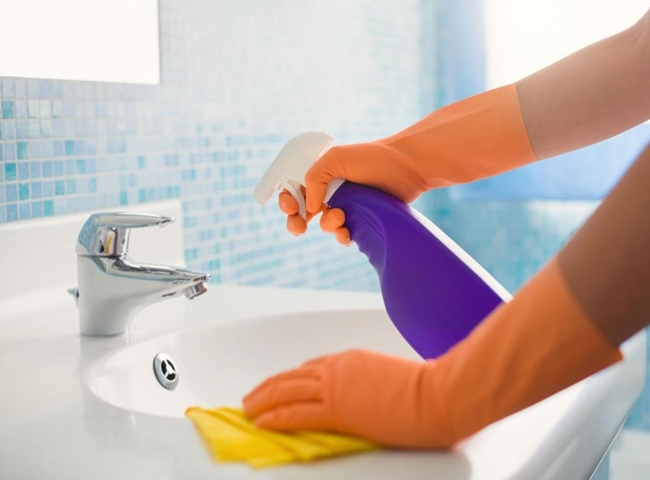 cac buoc ve sinh phong tam khach san dụng cụ cần thiết