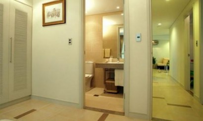 Liệu có nên làm nhà vệ sinh trong phòng ngủ? tiện ích hay không?