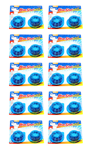 Sử dụng vi&ecirc;n khử m&ugrave;i h&ocirc;i nh&agrave; vệ sinh Blue Shot