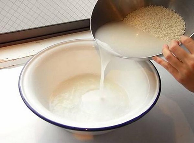 Cách tẩy rửa vòi nước và nước vo gạo