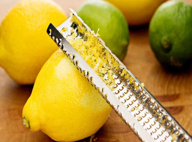 C&aacute;ch vệ sinh dầu mỡ nh&agrave; bếp bằng chanh