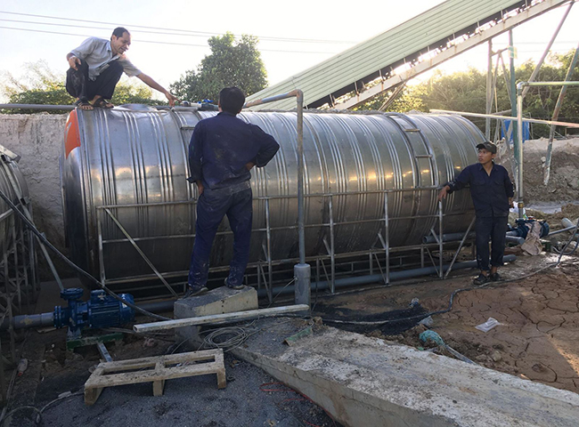 gi&aacute; vệ sinh bồn nước quận 9