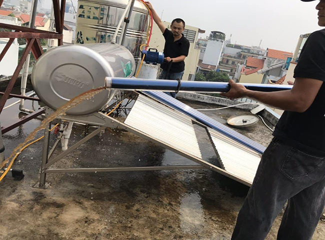 vệ sinh bồn nước inox quận 9