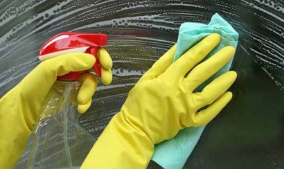 Bật mí cách vệ sinh vách kính nhà tắm cực hay, cực đơn giản