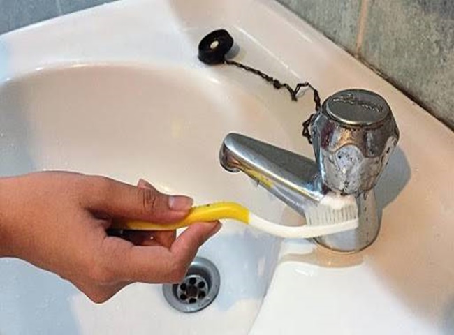 làm sạch bồn rửa mặt